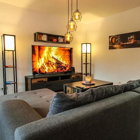 Moderne Fewo Sky Netflix Terrasse Burgblick Boxspringbett Waschtrockner Bullay Exterior photo
